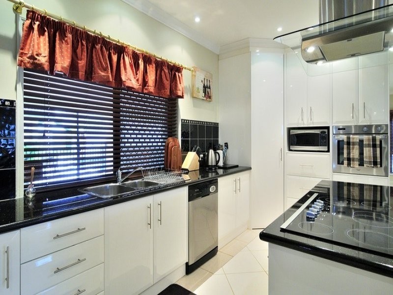 24 Kensington Drive, Flinders View QLD 4305