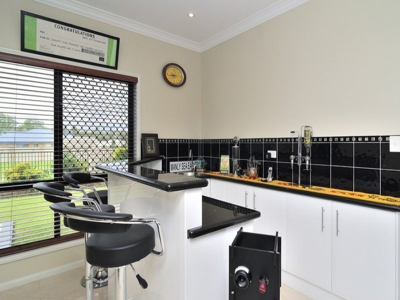 24 Kensington Drive, Flinders View QLD 4305