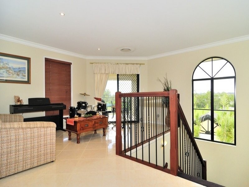 24 Kensington Drive, Flinders View QLD 4305