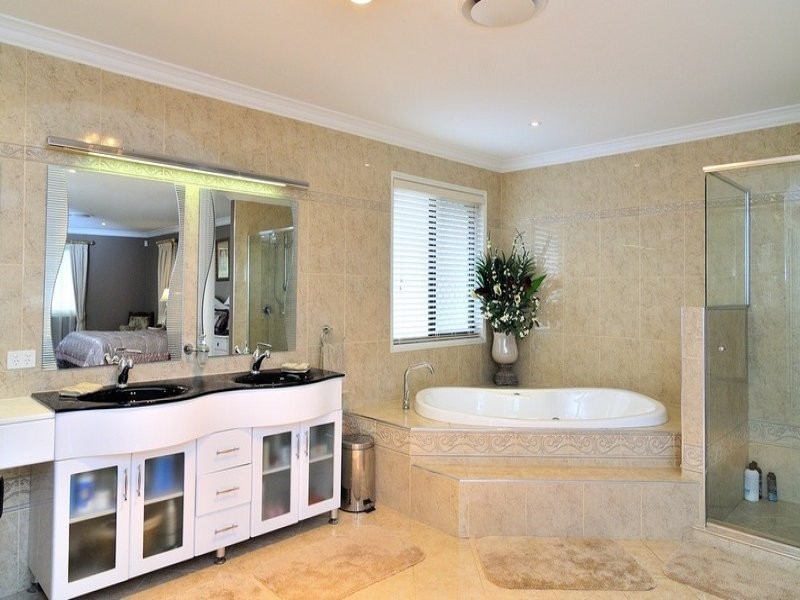 24 Kensington Drive, Flinders View QLD 4305