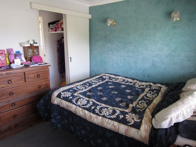 24 Kingston Way, Raceview QLD 4305