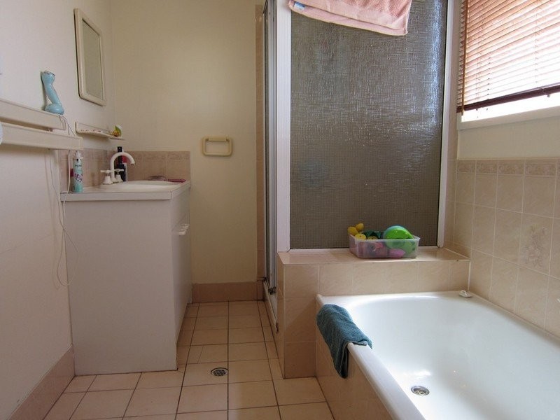 24 Kingston Way, Raceview QLD 4305