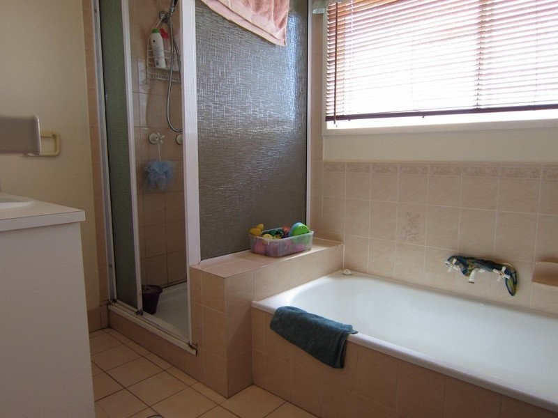 24 Kingston Way, Raceview QLD 4305