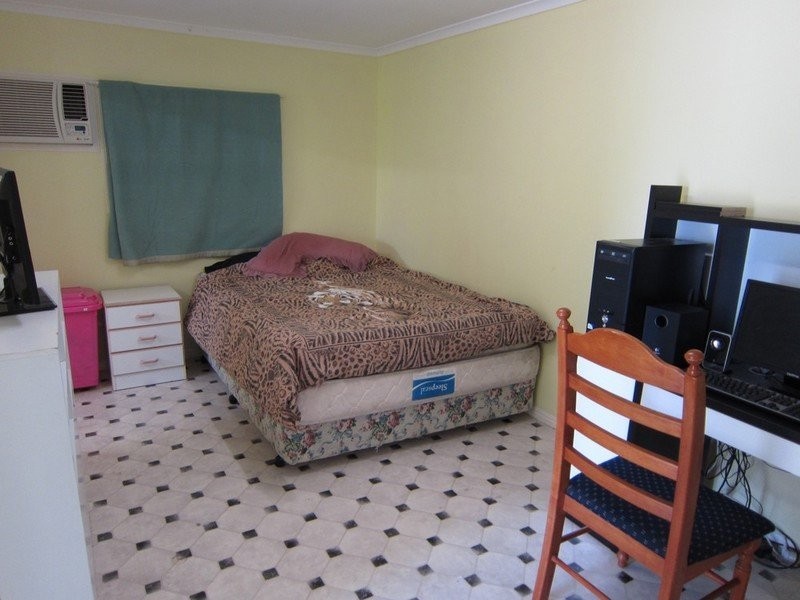 24 Kingston Way, Raceview QLD 4305