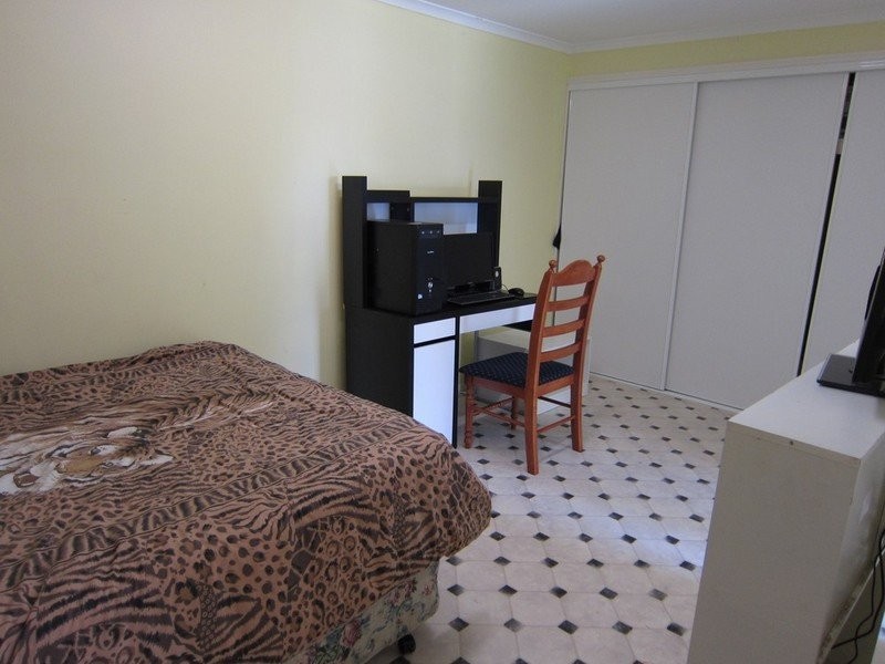 24 Kingston Way, Raceview QLD 4305