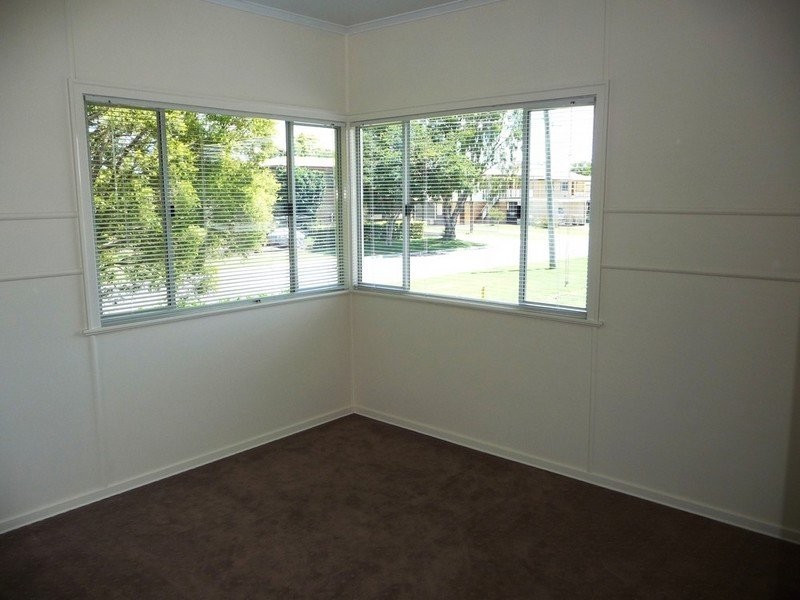 1 Bottomley Street, Brassall QLD 4305