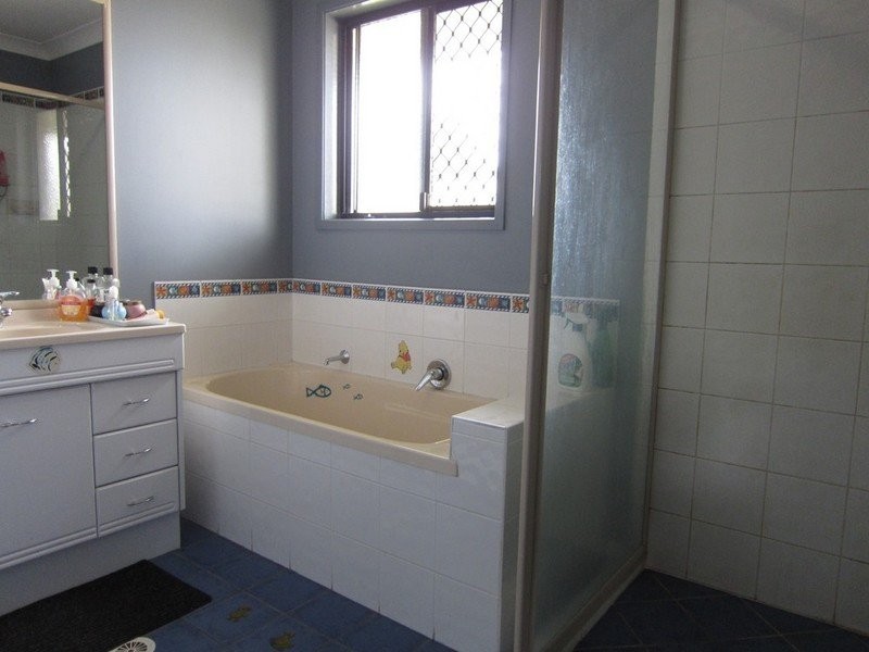 16 Rangeview Drive, Flinders View QLD 4305