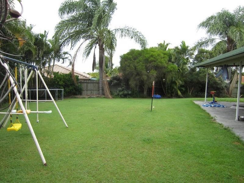 5 Japonica Court, Yamanto QLD 4305