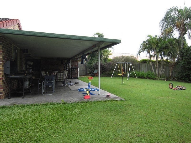 5 Japonica Court, Yamanto QLD 4305