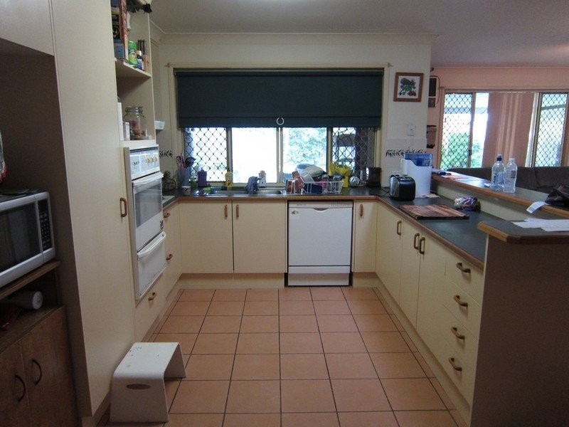 5 Japonica Court, Yamanto QLD 4305