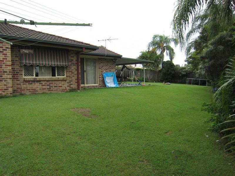 5 Japonica Court, Yamanto QLD 4305