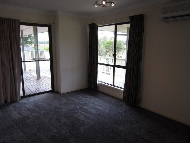 24 Midland Street, Yamanto QLD 4305