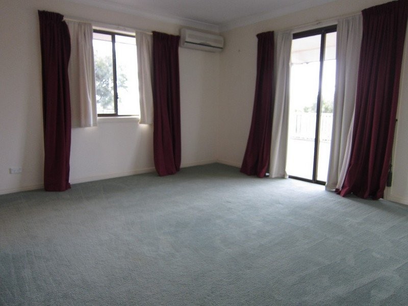 24 Midland Street, Yamanto QLD 4305