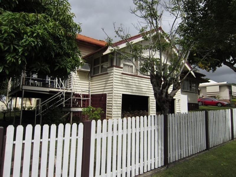 1 Whitehill Road, Newtown QLD 4305