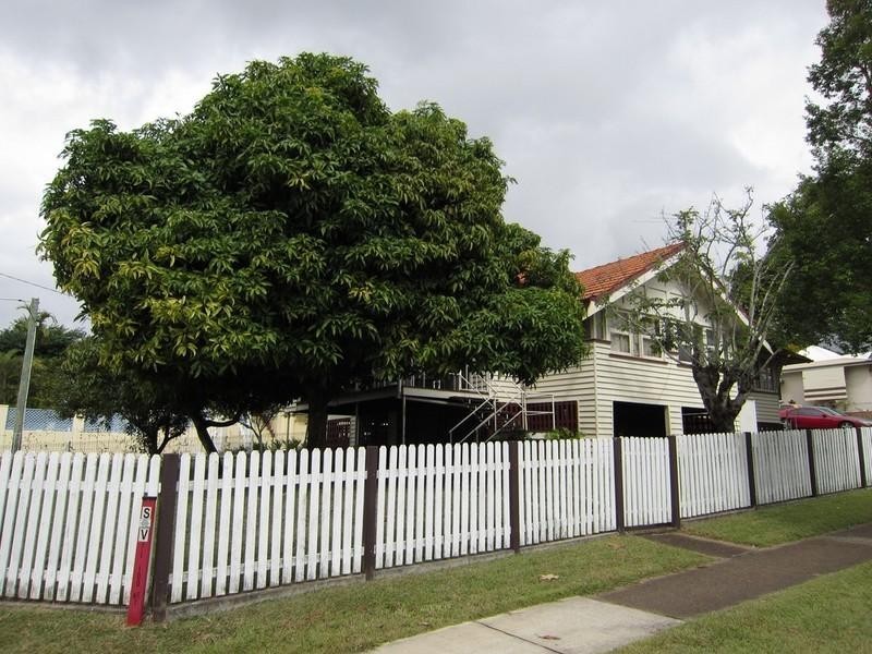 1 Whitehill Road, Newtown QLD 4305