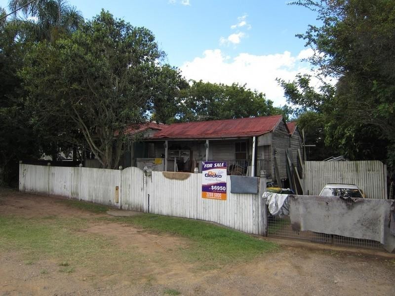 4 Carr Street, Ipswich QLD 4305