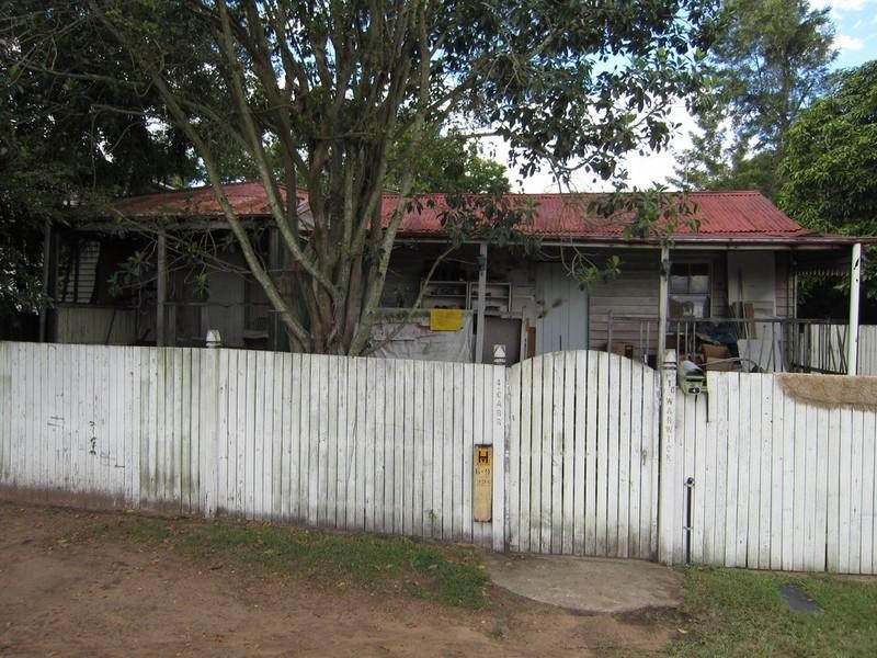 4 Carr Street, Ipswich QLD 4305