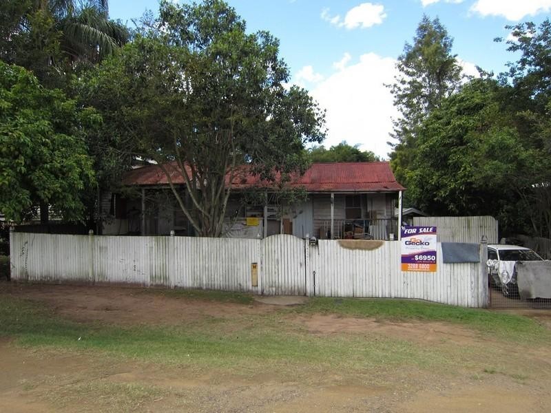 4 Carr Street, Ipswich QLD 4305