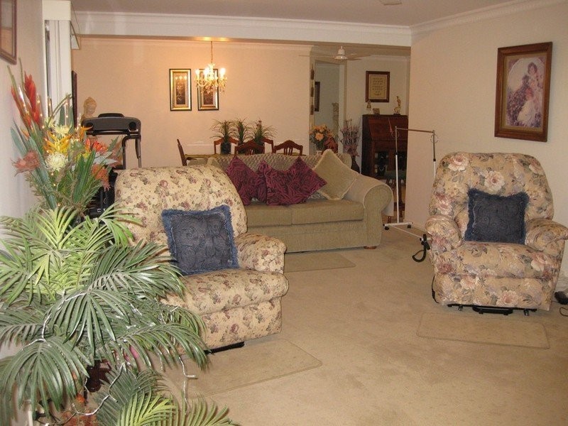 28 Flame Tree Court, Walloon QLD 4306