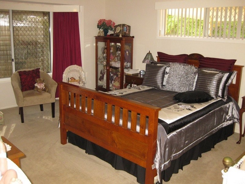 28 Flame Tree Court, Walloon QLD 4306