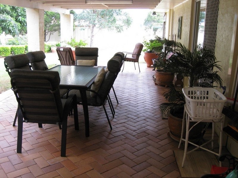 28 Flame Tree Court, Walloon QLD 4306