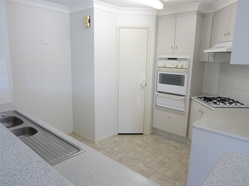 1 Jonquil Circuit, Flinders View QLD 4305