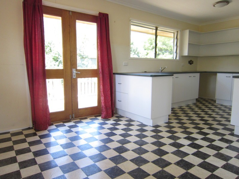 13 Wentworth Street, Leichhardt QLD 4305