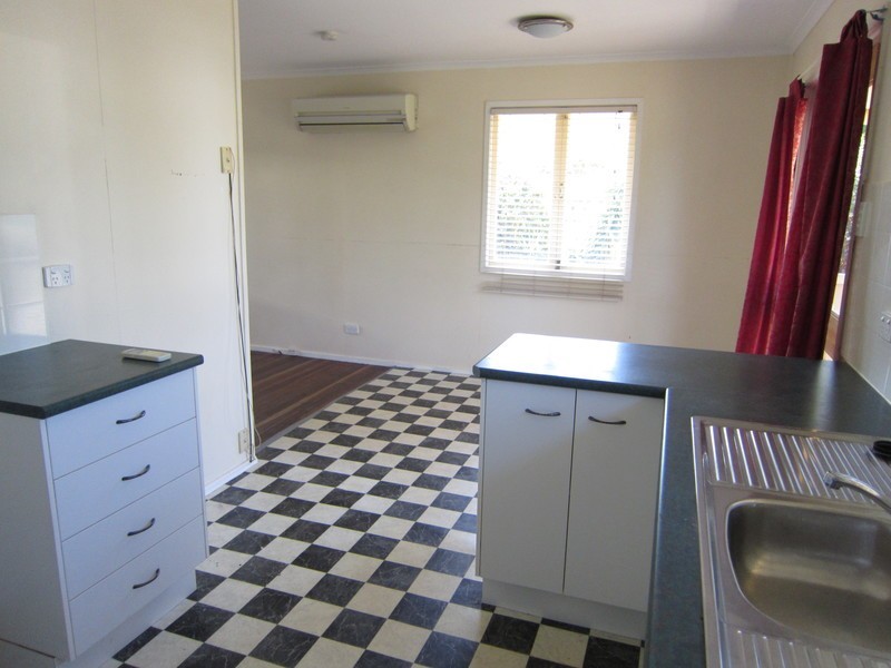 13 Wentworth Street, Leichhardt QLD 4305