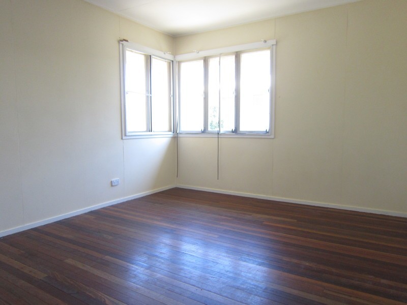 13 Wentworth Street, Leichhardt QLD 4305