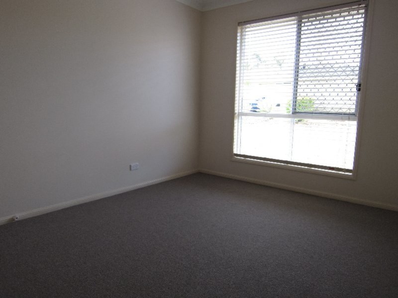 21 Oregon Close, Yamanto QLD 4305