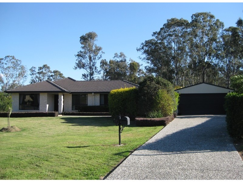 16 Pinto Place, Pine Mountain QLD 4306