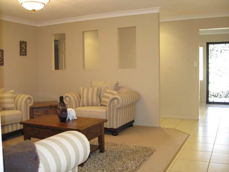 16 Pinto Place, Pine Mountain QLD 4306