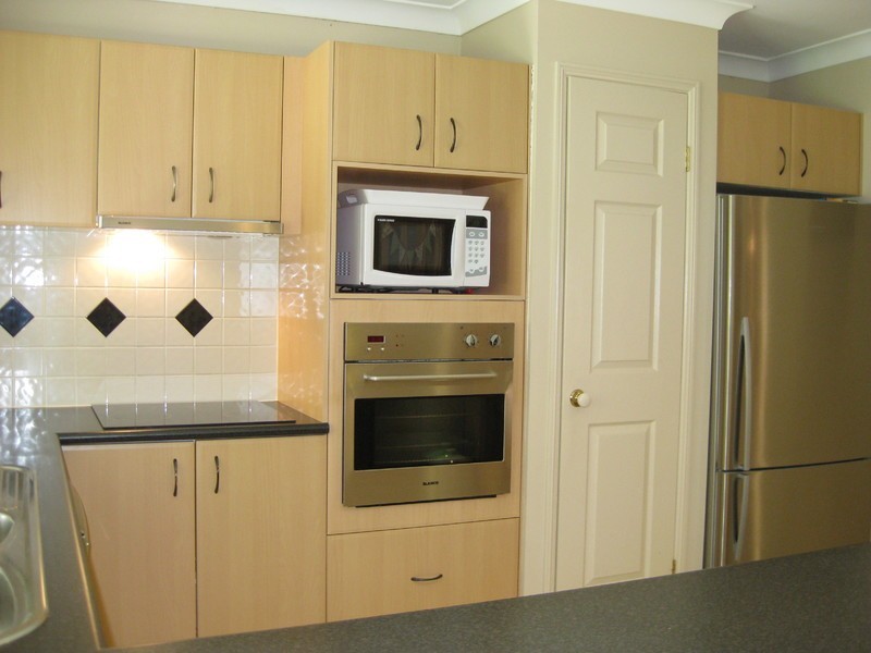 16 Pinto Place, Pine Mountain QLD 4306