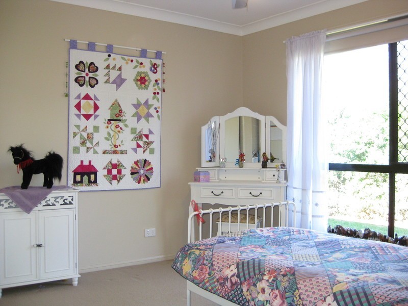 16 Pinto Place, Pine Mountain QLD 4306