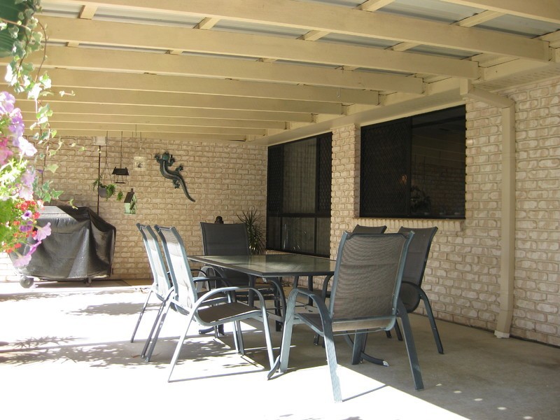 16 Pinto Place, Pine Mountain QLD 4306
