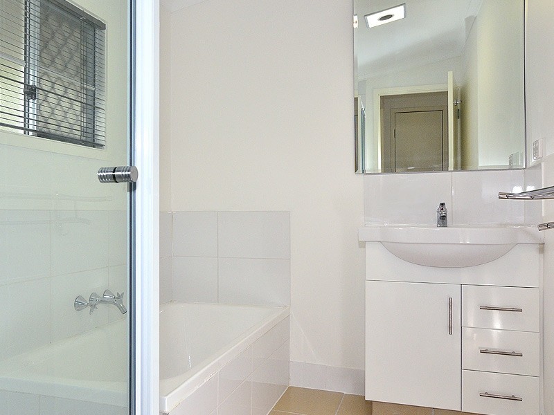 14 Brisbane Road, East Ipswich QLD 4305