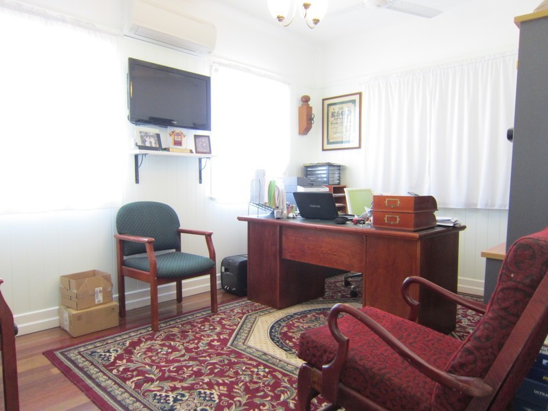 134 Whitehill Road, Eastern Heights QLD 4305