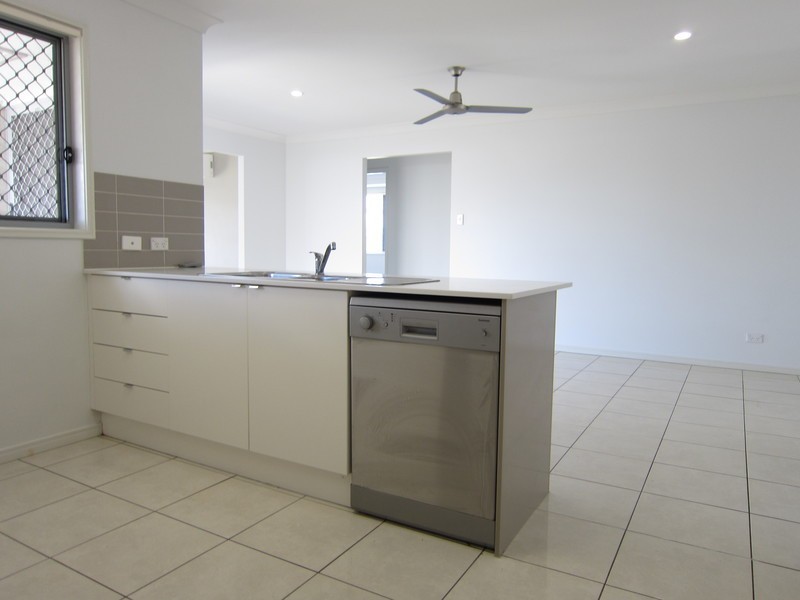 68 Sarah Drive, Yamanto QLD 4305