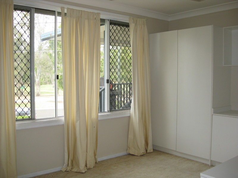 21 Sealy Street, Silkstone QLD 4304