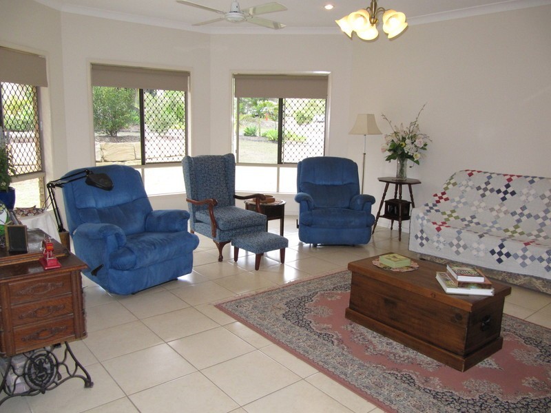 42 Cabernet Crescent, Pine Mountain QLD 4306