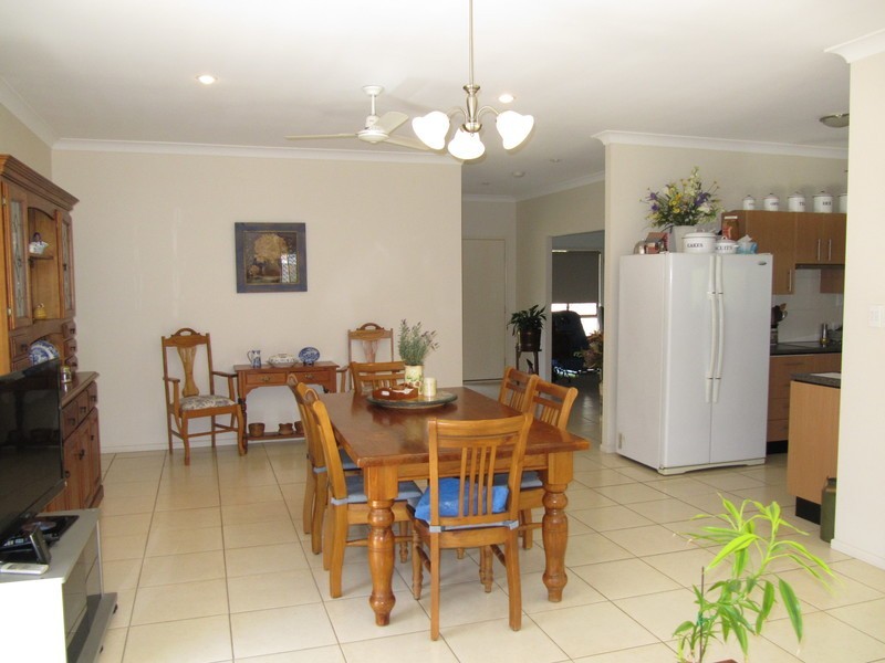 42 Cabernet Crescent, Pine Mountain QLD 4306