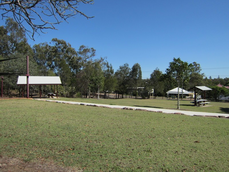 32 Thomas Street, Blackstone QLD 4304