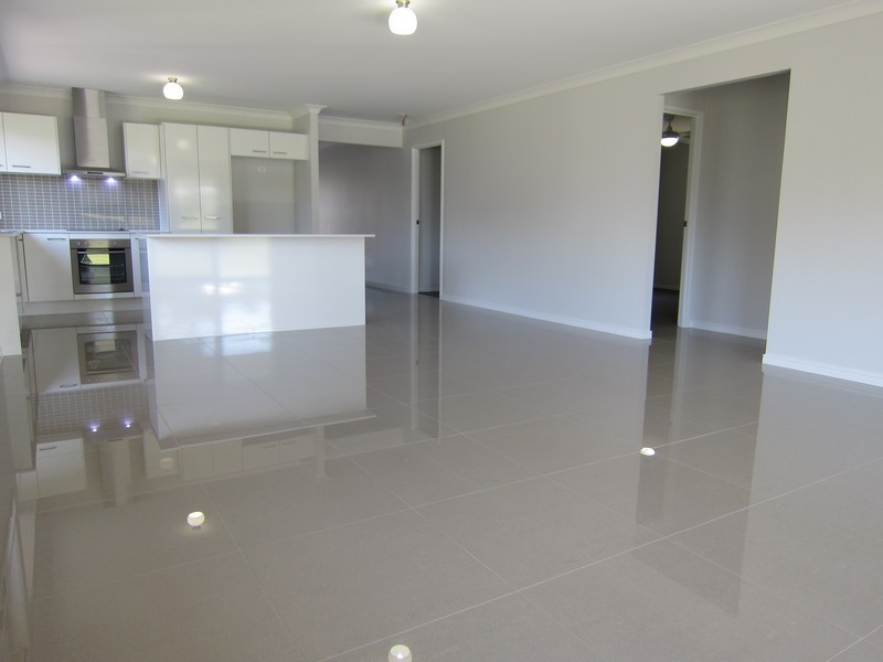 33 Vogel Road, Brassall QLD 4305