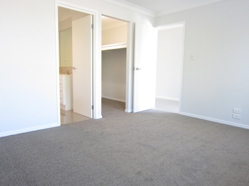 33 Vogel Road, Brassall QLD 4305