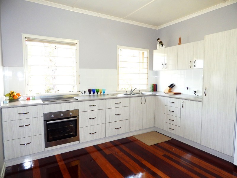 9 Raymond Street, North Ipswich QLD 4305