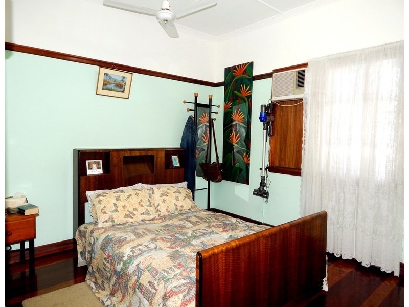 9 Raymond Street, North Ipswich QLD 4305