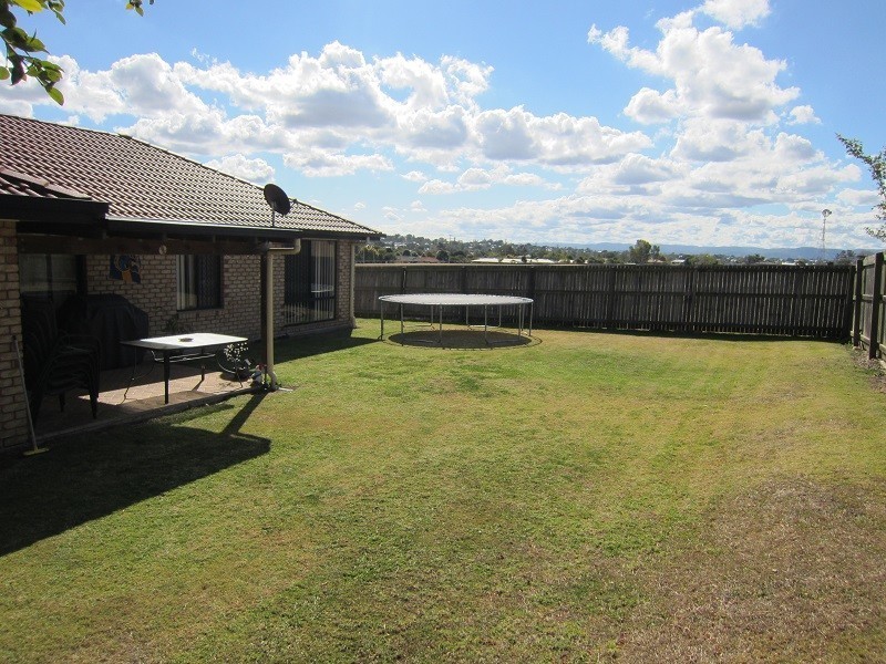 12 Hilldean Drive, Raceview QLD 4305