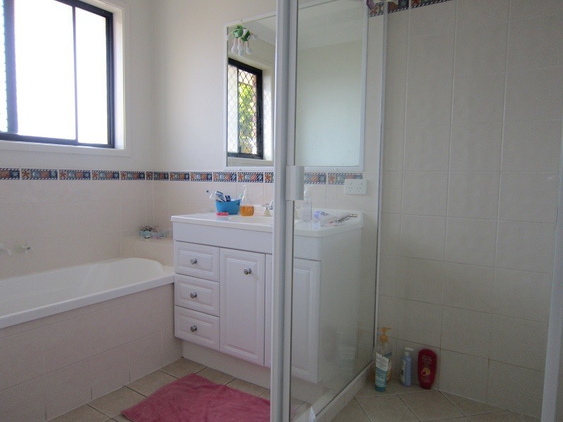 12 Hilldean Drive, Raceview QLD 4305