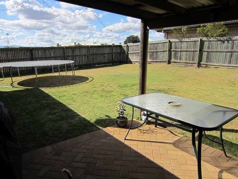 12 Hilldean Drive, Raceview QLD 4305