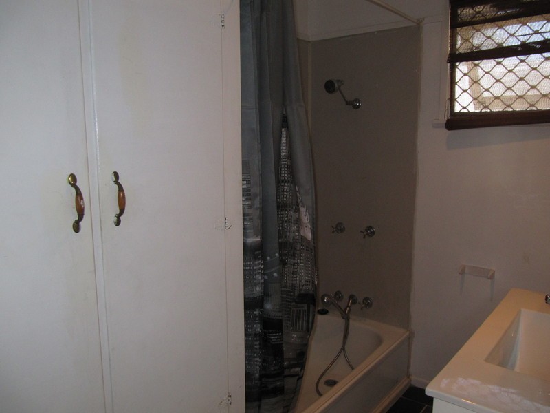 14 Heather Street, Silkstone QLD 4304